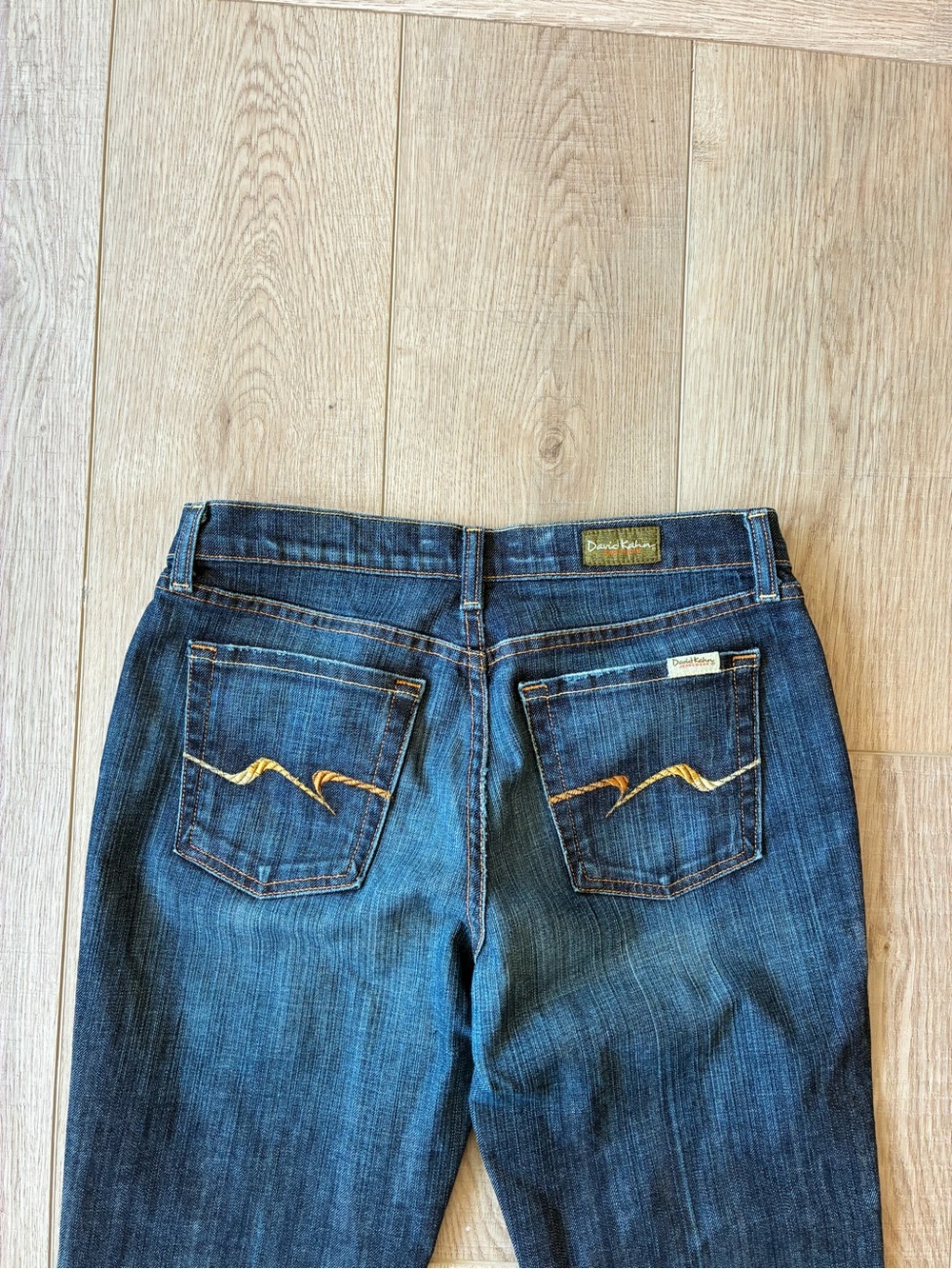 David Kahn Women's Dark Blue Bootcut Jeans medium rise 6p EUC embroidered pocket - Picture 5 of 6